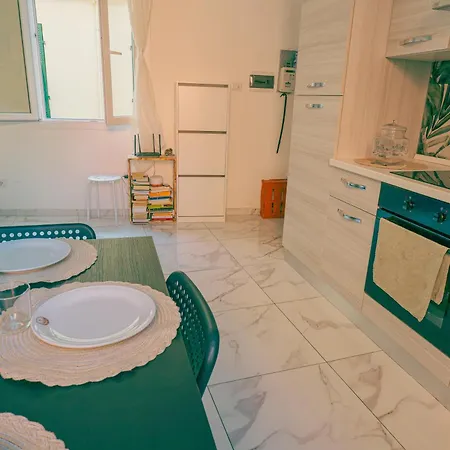 Ana's Flat - Center *